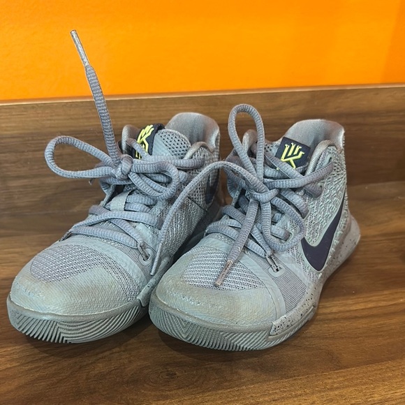 Nike Kids Gray High-Top Sneakers size 11 - Picture 3 of 5